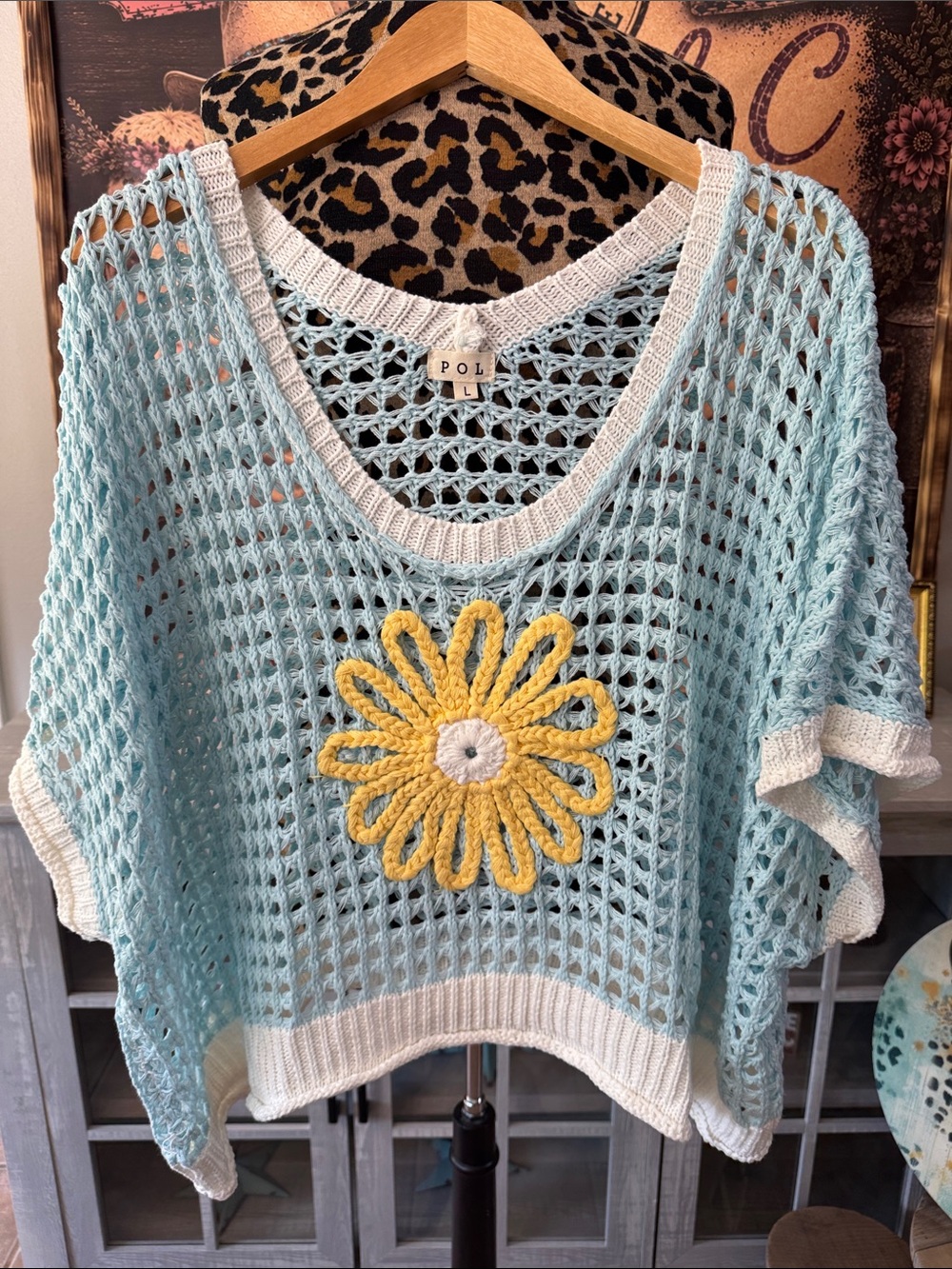 POL  Women's  Light Blue Open-Knit Pullover with Yellow Daisy Size Large